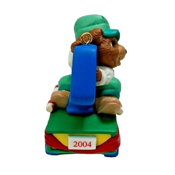 Hallmark Keepsake Childs Fourth Christmas Dated 2004 Christmas Ornament - Picture 5 of 12